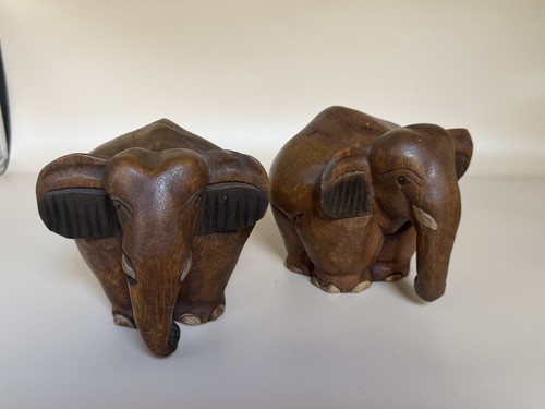 Beautiful pair hand carved - pair,