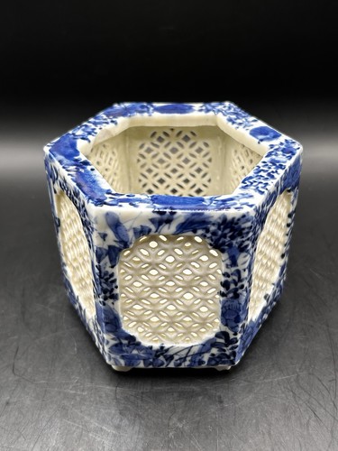 Reticulated hexagonal - reticulated,