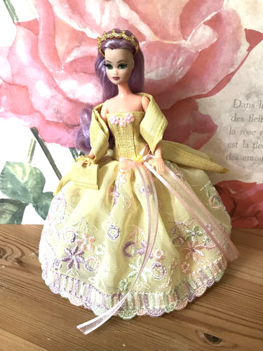Pippa dawn doll - pippa, lemon