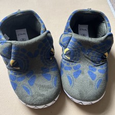 New Clarks Boys Dragon Slippers UK 12 Green Easy-Fasten Cosy Fleece Indoor Shoes