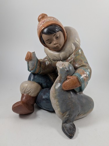 Large lladro eskimo - eskimo, boy