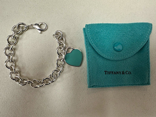 Tiffany return to - &,