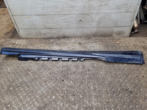 Mercedes e350 side skirt off - side,