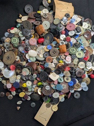 Vintage mixed sewing buttons - mixed,