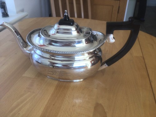 Garrad silver plate teapot - silver,