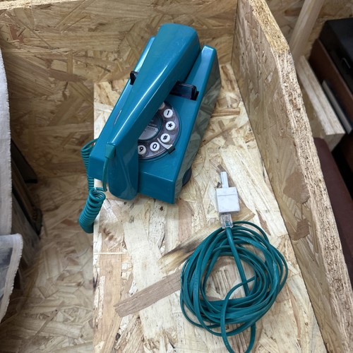 Wild wolf trim - trim, landline