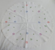 Pretty Vintage, Embroidered Daisies, Small Tablecloth/Centrepiece