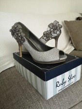 Peep Toe Metalic Pewter/white