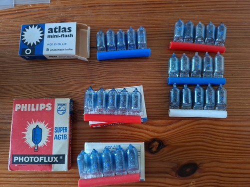 Vintage flashbulbs - 30, 1b