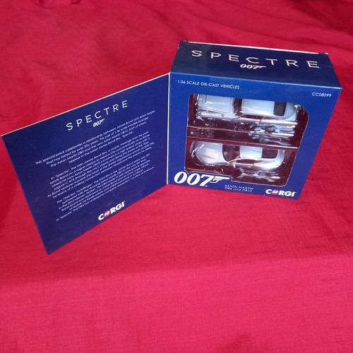 Boxed corgi toy 007 - 007, aston