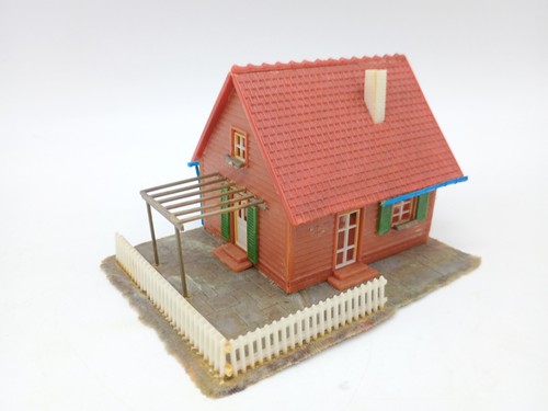 Faller house with fenced yard - faller,