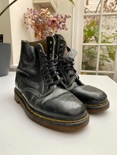 Dr. Martens - Women’s 90s