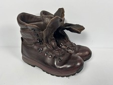 mens Alt -Berg  Size 9 brown combat boots Eyelets Vibram soles steel toes