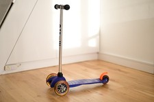 Mini Micro The Original Scooter Royal Blue Mm0172 plus accessories.