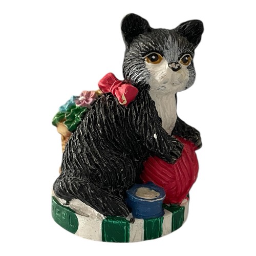 Vintage ceramic black white - ceramic,