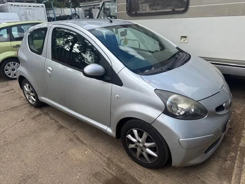 Toyota aygo 2005 silver - aygo,