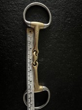 Neue Schule Tranz Angled