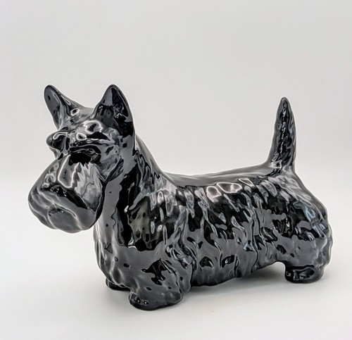 Beswick black scottie terrier - black,