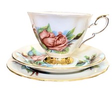 Vintage Teacup Trio. Harry Wheatcroft Famous Roses ‘Rendezvous’ PARAGON England
