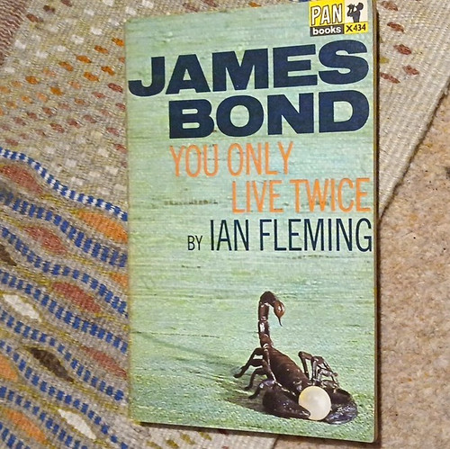 Pan books james bond you - books,