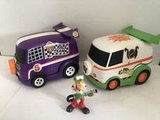 Scooby Doo Pull Back & Go Vans x 2 Plus Figure