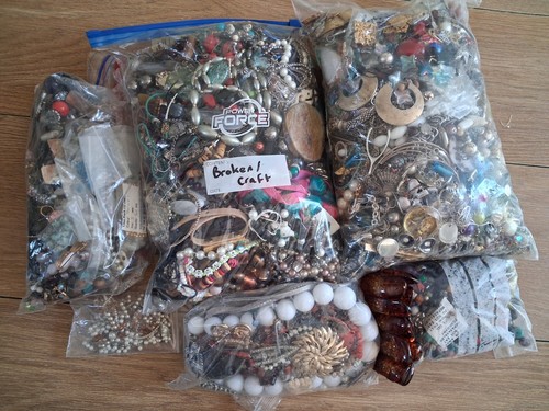 Large broken costume jewellery - broken,