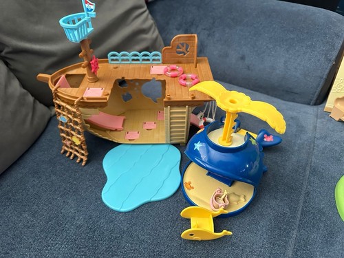 Sylvanian families pirate ship - pirate,
