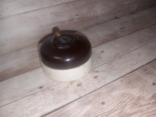 White ceramic brown bakelite - brown,