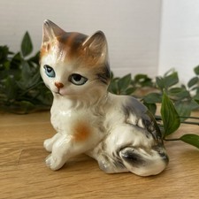 Vintage Pottery Blue-eyed Cat