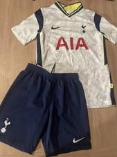 Boys Nike Spurs Tottenham Hotspur Football Shirt and shorts kit age 11-12
