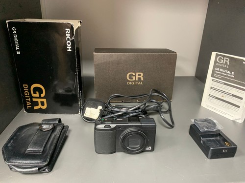 Ricoh iii compact digital - iii,