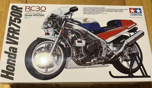 Tamiya honda rc30 vfr750r - honda,