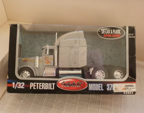 New ray peterbilt 379 semi - ray,