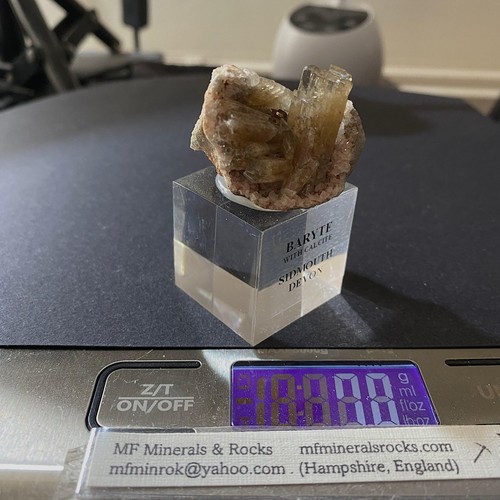 Baryte with calcite plinth - calcite,