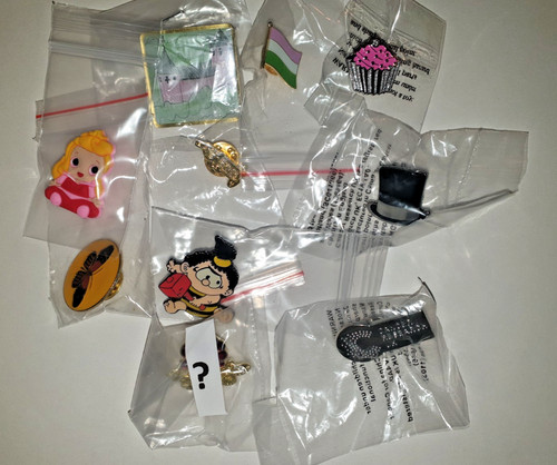 Collection pin badges - of,