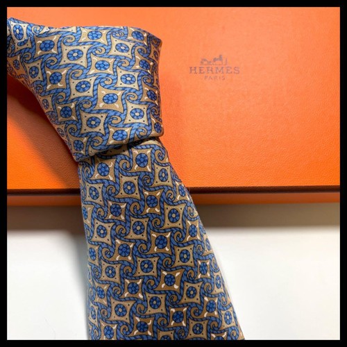 Good condition hermes tie high - good,