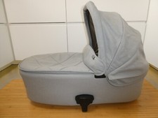*** Mamas & Papas Ocarro, Armadillo Flip XT CARRYCOT/ BASSINET Light Grey ***