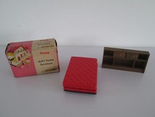 1/16 DOLLS HOUSE FURNITURE TRI-ANG SPOT-ON BED MATTRESS & BOOKCASE BOXED 1008/1