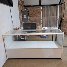 Long white retail - white,