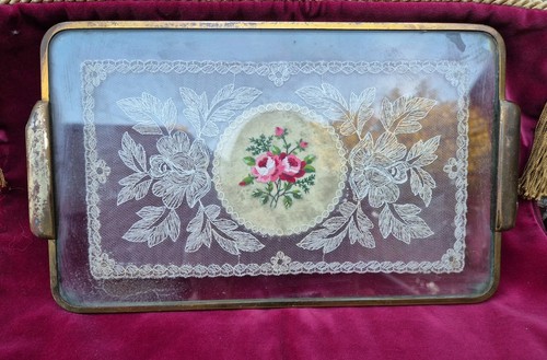 Vintage petit point vanity - petit,