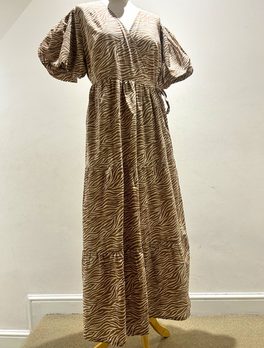 Wednesday girl brown - wednesday's,