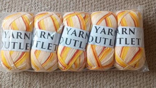 New five 100g balls aran - 100g,