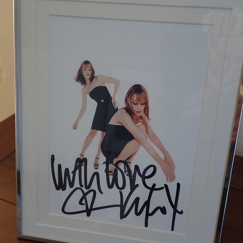 Kylie minogue hand signed - minogue,