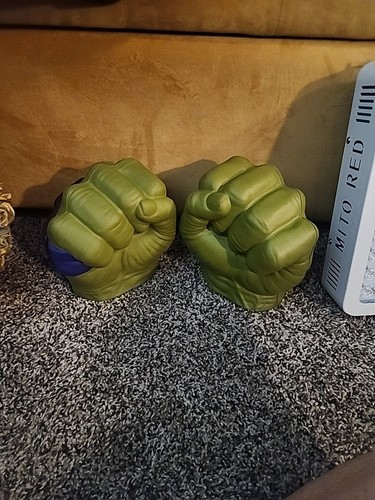 Incredible hulk smash fists - smash,