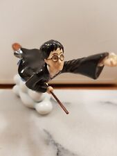 Royal doulton Figurine Harry Potter  (Small chip On 2 Fingers) H9cm X W14cm
