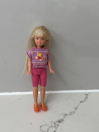 Barbies sister flashlight fun - barbies,