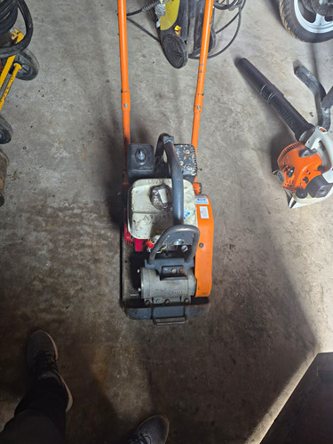 Belle petrol vibrating plate - petrol,
