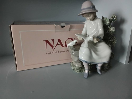 Nao lladro girl bench - nao,