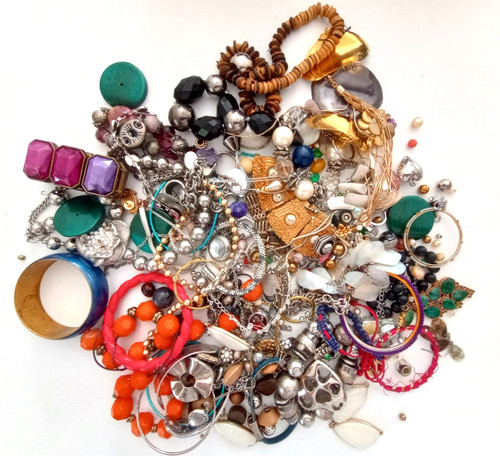 5kg broken costume jewellery - broken,