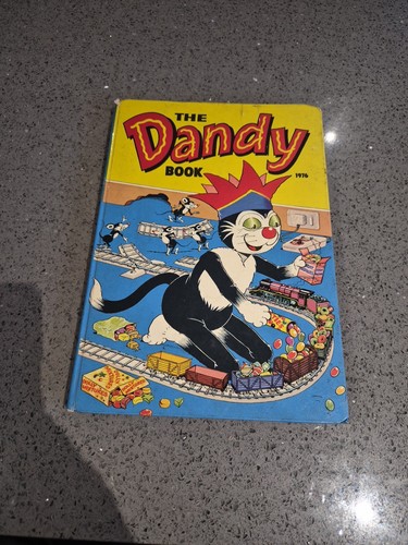The dandy book 1976 - book,